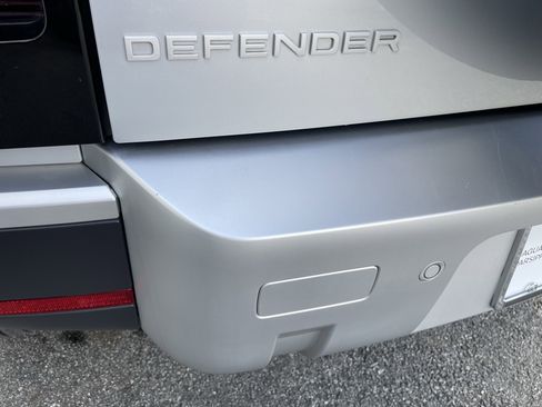 Certified 2024 Land Rover Defender 110 S AWD/4WD image 33