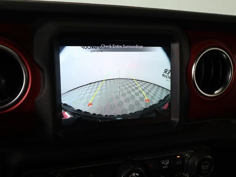 Used 2023 Jeep Wrangler Unlimited Rubicon AWD/4WD image 6
