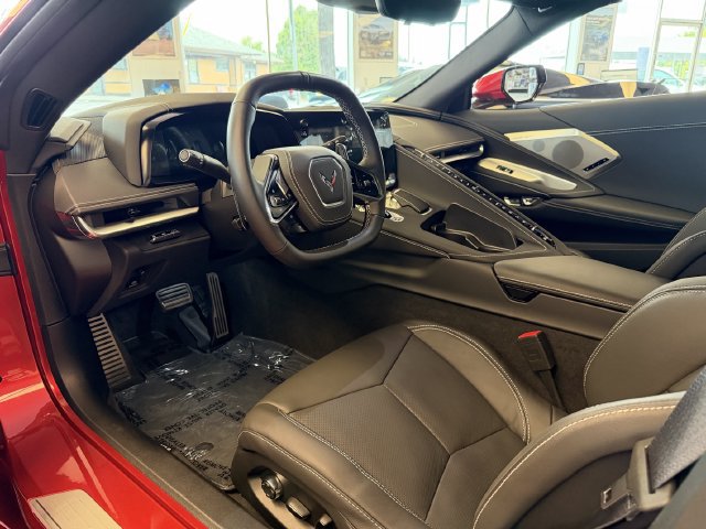 Used 2025 Chevrolet Corvette Stingray Preferred Cpe w/ Battery Protection Package RWD image 13