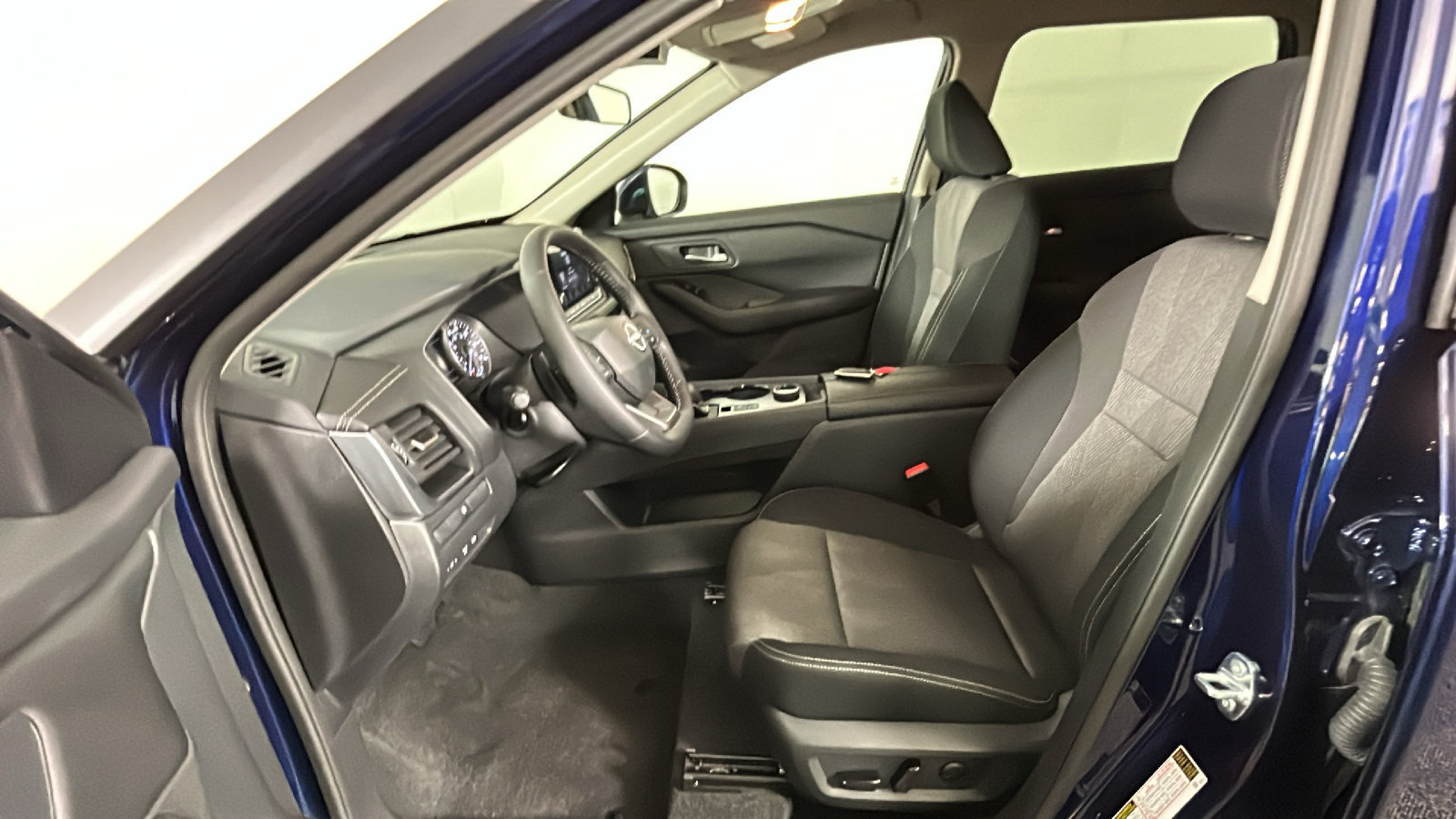 Certified 2026 Nissan Rogue SV AWD/4WD image 15