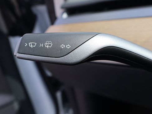 Used 2023 Tesla Model 3 Standard Range image 47