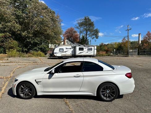 Used 2020 BMW M4 Convertible image 11