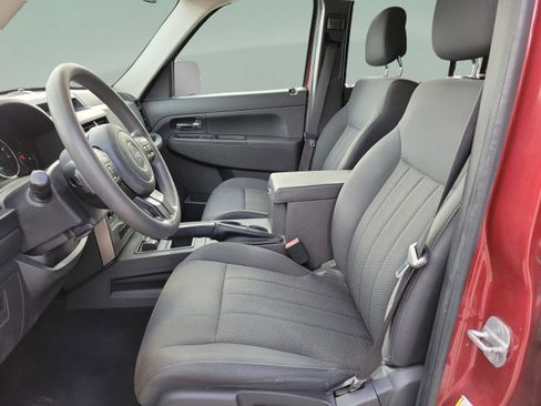 Used 2012 Jeep Liberty Sport AWD/4WD image 18