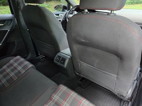 Used 2017 Volkswagen GTI SE FWD image 12