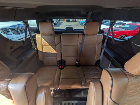 Used 2022 Cadillac Escalade ESV Sport w/ Touring Package AWD/4WD image 9