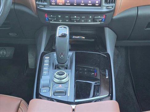 Used 2023 Maserati Levante GT image 12