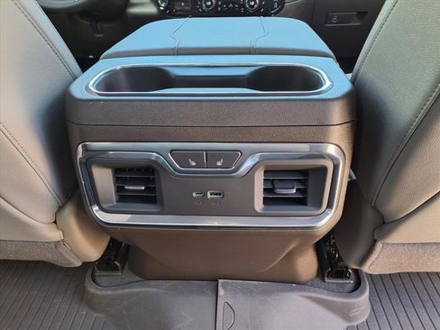 Used 2025 Chevrolet Silverado 2500 LTZ w/ LTZ Convenience Package image 15