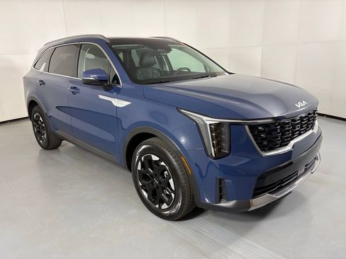 New 2026 Kia Sorento S image 2