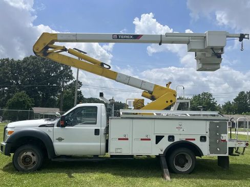 Used 2016 Ford F550 4x4 Regular Cab Super Duty image 2