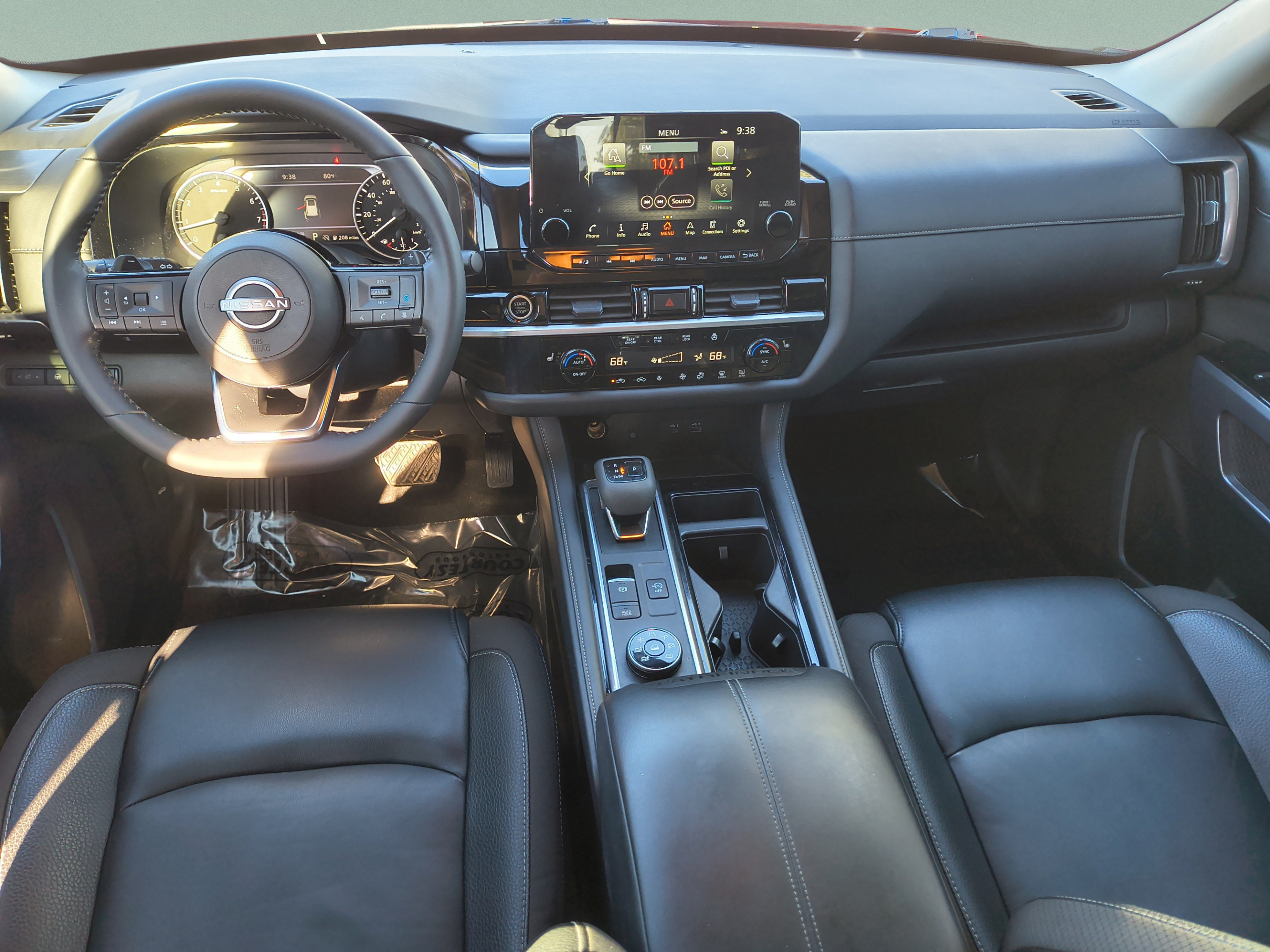 Certified 2023 Nissan Pathfinder SL w/ Black Appearance Package AWD/4WD image 10