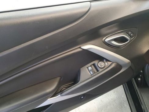 Used 2017 Chevrolet Camaro LT RWD image 12