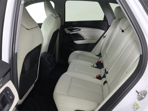 Certified 2025 Audi Q5 Premium Plus w/ Premium Plus image 15