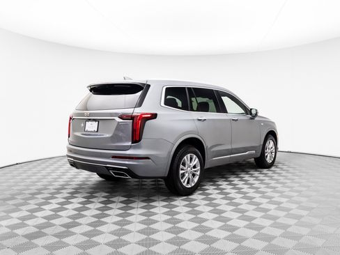 New 2025 Cadillac XT6 Luxury image 7
