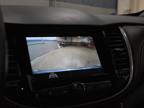 Used 2019 Chevrolet Trax LT w/ LT Convenience Package AWD/4WD image 15