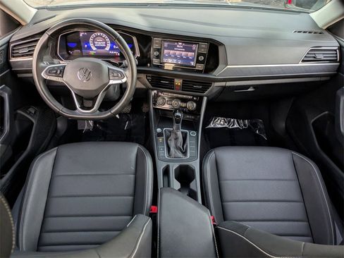 Used 2024 Volkswagen Jetta SE image 25