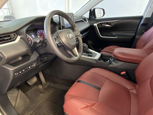 Used 2020 Toyota RAV4 XLE w/ Convenience Package image 22