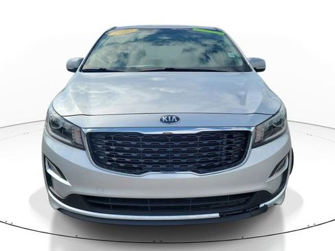 Used 2020 Kia Sedona L image 2