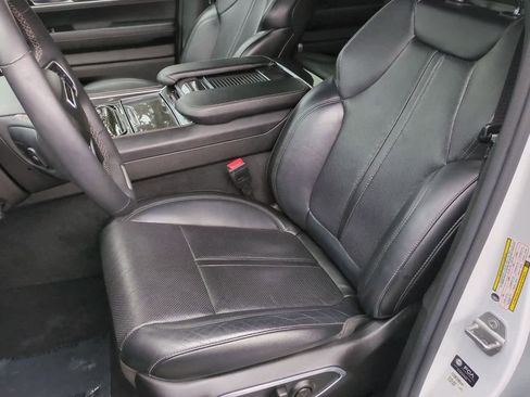 Used 2023 Jeep Wagoneer 2WD image 16