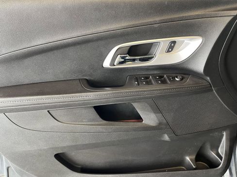 Used 2017 Chevrolet Equinox LT w/ Convenience Package image 10