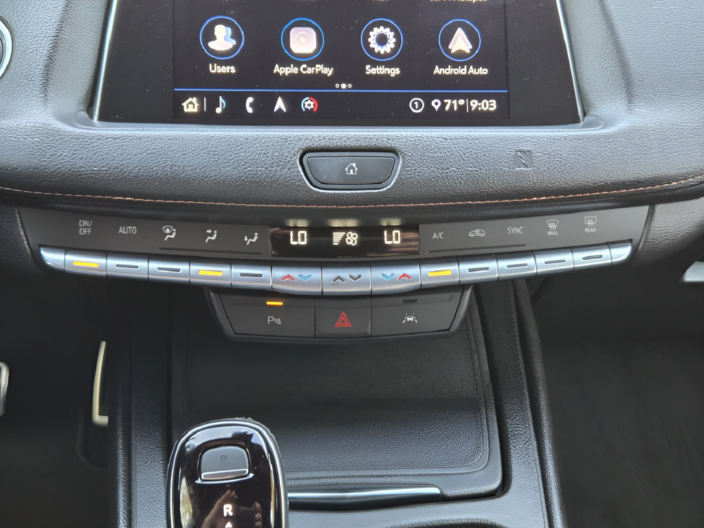 Used 2020 Cadillac XT4 Sport w/ Driver Awareness Package FWD image 17