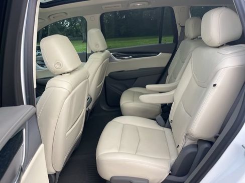Used 2024 Cadillac XT6 Premium Luxury w/ Technology Package FWD image 42