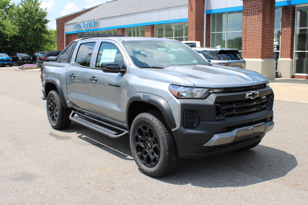 New 2026 Chevrolet Colorado Trail Boss w/ Midnight Edition AWD/4WD image 4