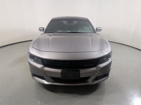 Used 2015 Dodge Charger SXT image 2