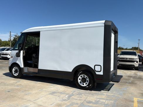Used 2024 Chevrolet Brightdrop 400 w/ Commercial Equipment Package AWD/4WD image 4