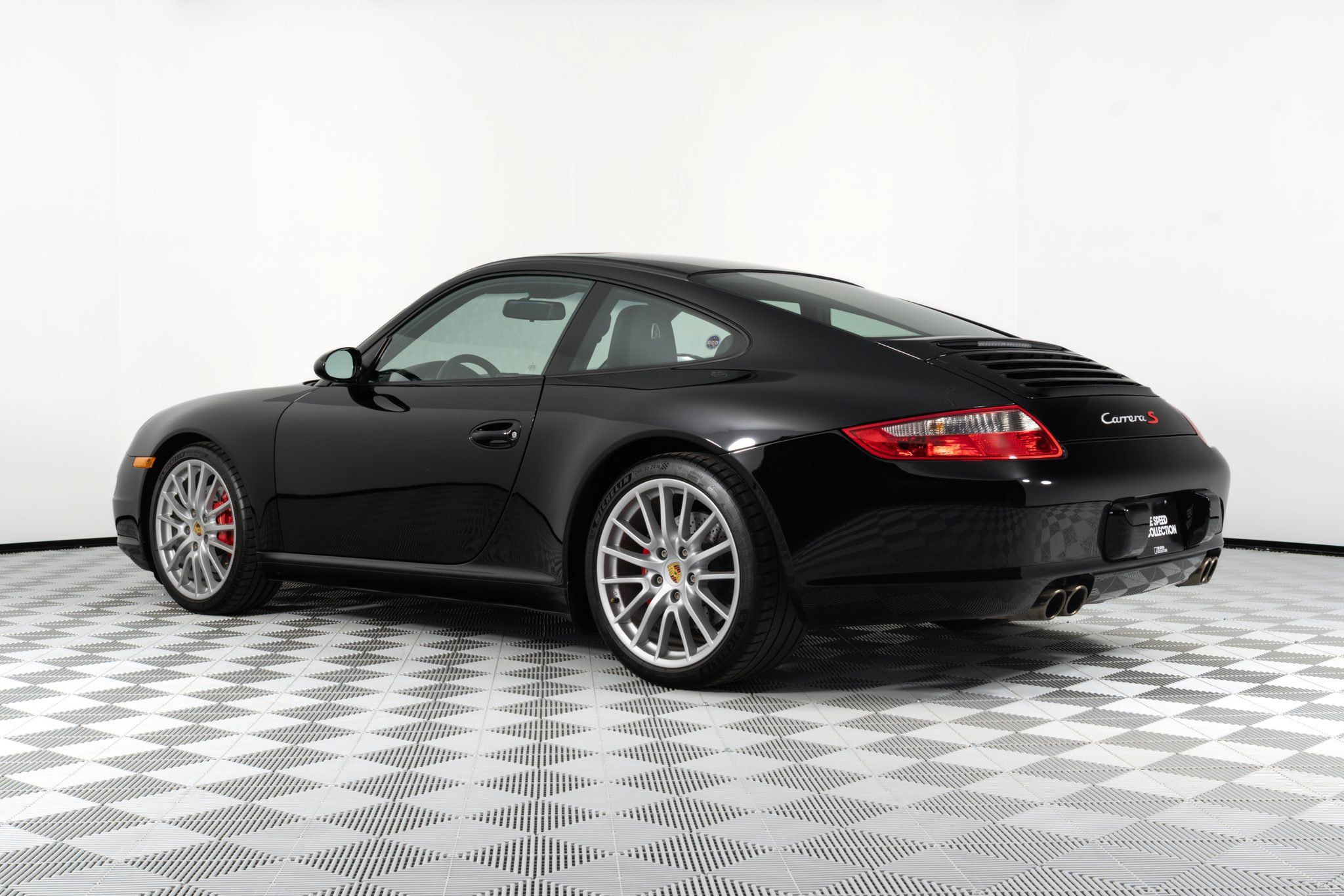 Used 2005 Porsche 911 Carrera S RWD image 2