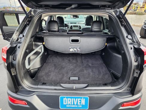 Used 2016 Jeep Cherokee Limited image 11