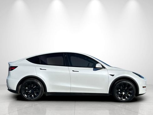 Used 2021 Tesla Model Y 2WD image 6