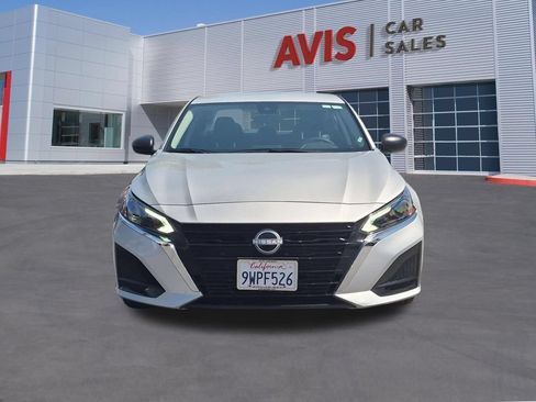 Used 2025 Nissan Altima 2.5 SV FWD image 2