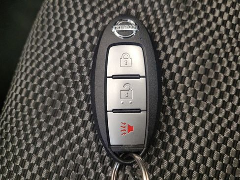 Used 2019 Nissan Rogue Sport SV AWD/4WD image 32