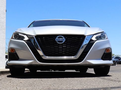 Used 2021 Nissan Altima 2.5 SV FWD image 17