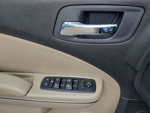 Used 2012 Dodge Charger SE image 19