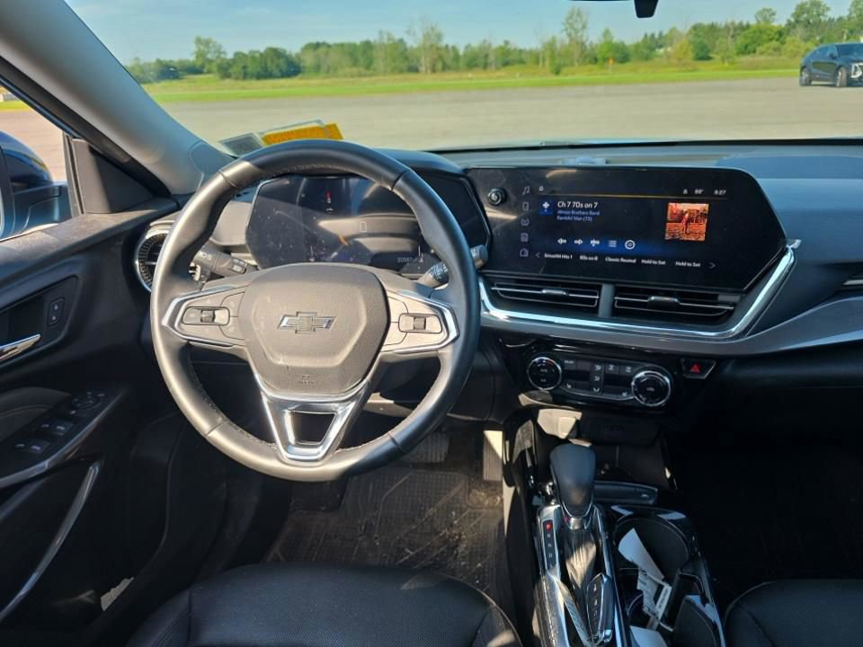 Used 2025 Chevrolet Trax ACTIV w/ Driver Confidence Package FWD image 10