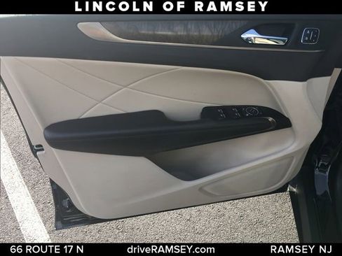 Used 2019 Lincoln MKC Reserve w/ MKC Climate Package image 12