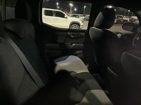 Used 2020 Toyota Tacoma TRD Sport AWD/4WD image 10