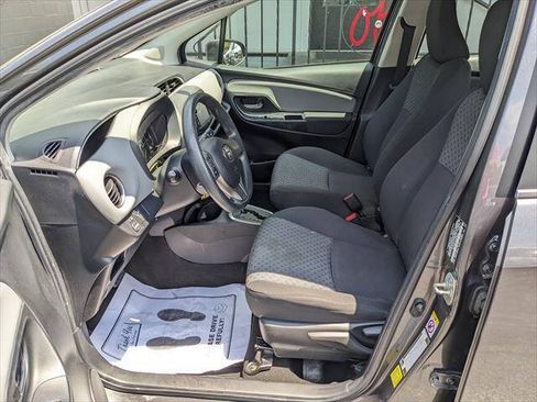 Used 2015 Toyota Yaris LE FWD image 9