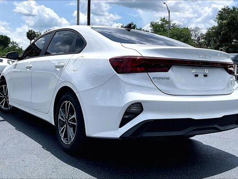 Used 2023 Kia Forte LXS w/ LXS Technology Package FWD image 4