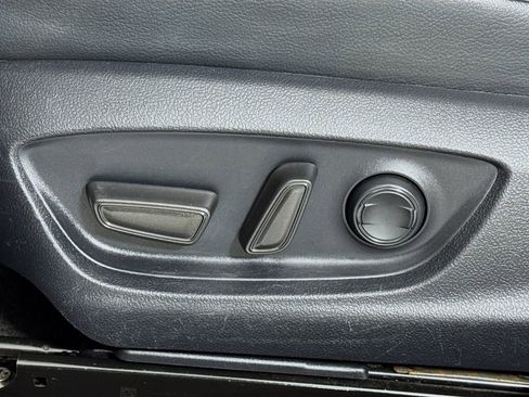 Used 2023 Toyota Camry SE FWD image 14