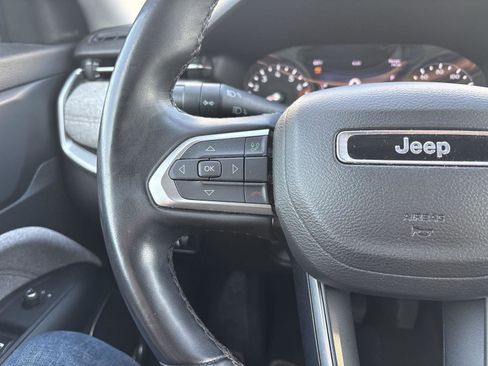 Used 2022 Jeep Compass Latitude w/ Sun and Sound Group AWD/4WD image 19