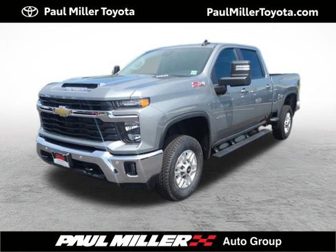 Used 2025 Chevrolet Silverado 2500 LT w/ Safety Package AWD/4WD image 1