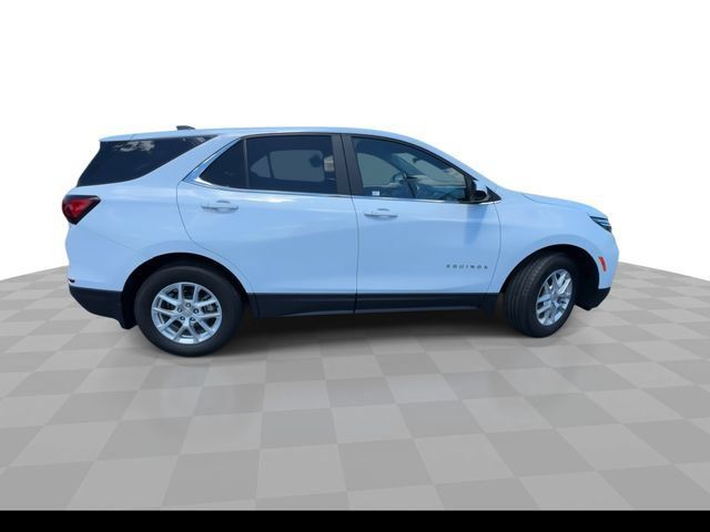 Used 2024 Chevrolet Equinox LT w/ LPO, Floor Liner Package FWD image 9