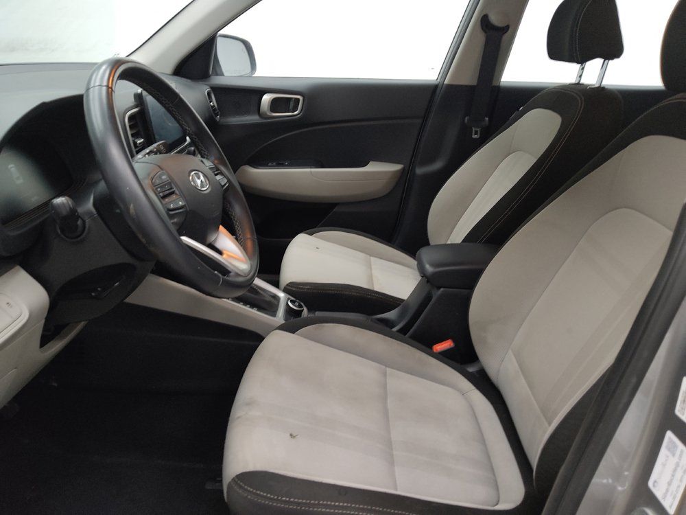 Used 2023 Hyundai Venue SEL FWD image 17