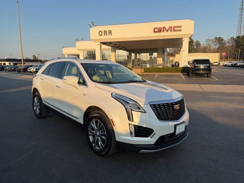 Used 2023 Cadillac XT5 Premium Luxury image 3