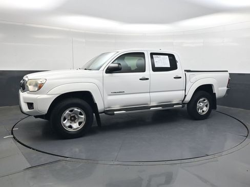 Used 2015 Toyota Tacoma PreRunner w/ SR5 Package RWD image 11