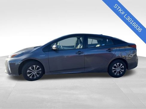 Used 2020 Toyota Prius LE image 4