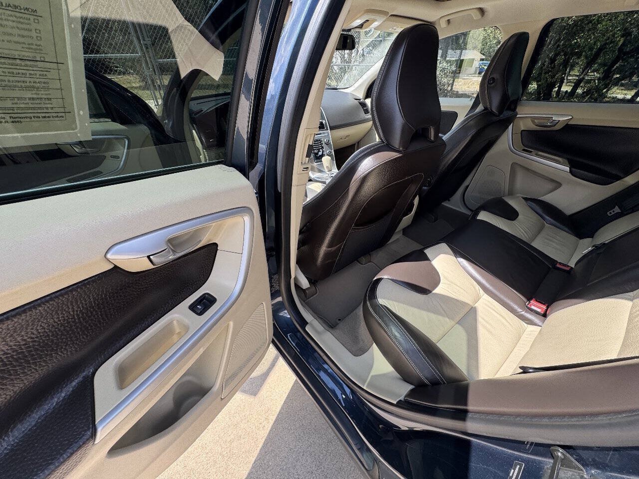 Used 2012 Volvo XC60 T6 AWD/4WD image 34