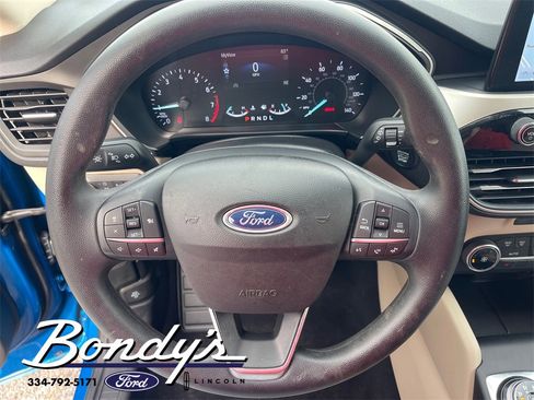 Used 2020 Ford Escape SE image 9